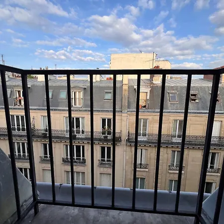 T2 Student Xvi * Paris